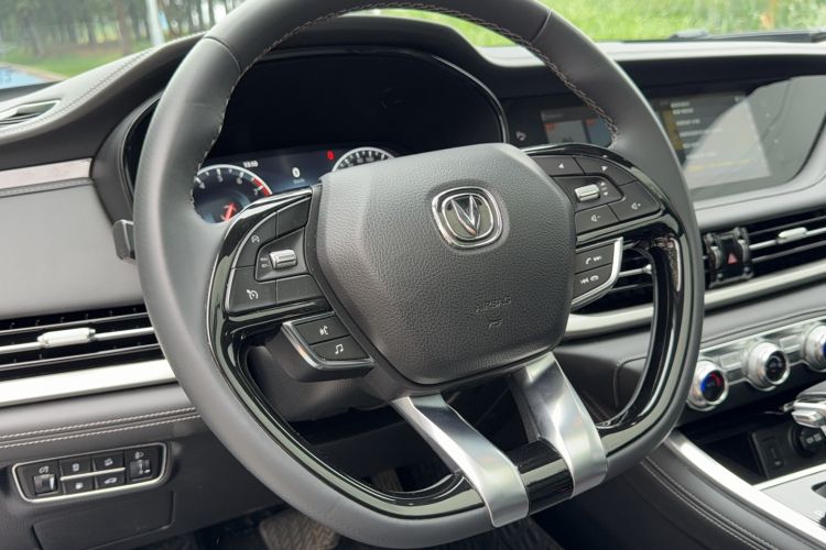 Used CHANGAN CS95 2019 2.0T Two-Wheel-Drive Luxury Version Steering Wheel