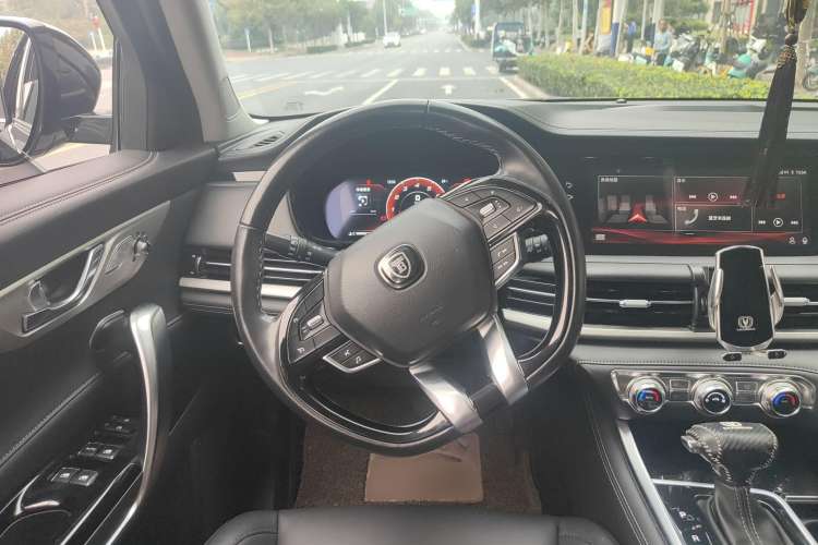 Used CHANGAN CS95 2019 2.0T Two-Wheel-Drive Luxury Version Steering Wheel