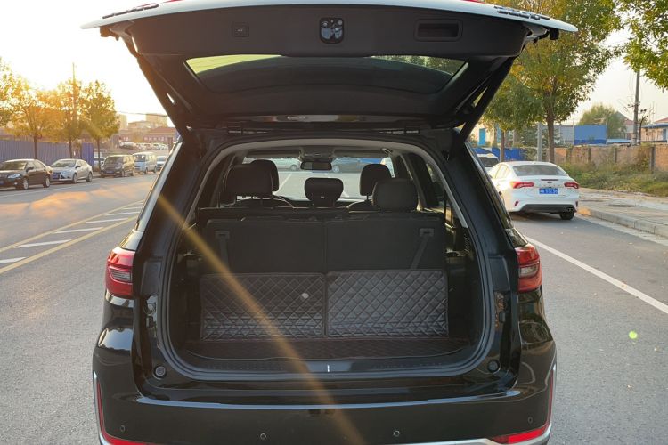 Used CHANGAN CS95 2019 2.0T Two-Wheel-Drive Luxury Version Trunk