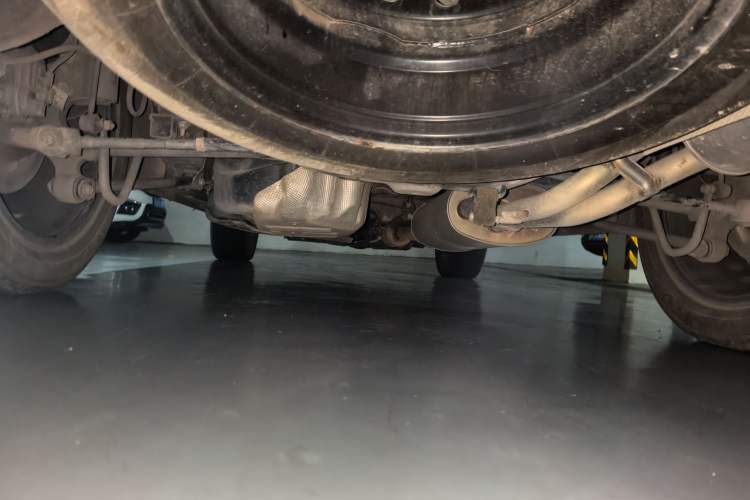 Used CHANGAN CS95 2019 2.0T Two-Wheel-Drive Prestige Version Chassis Rear