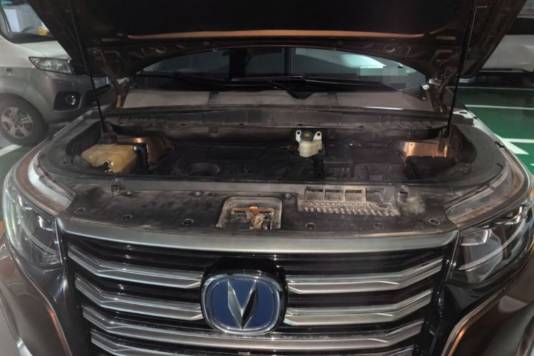 Used CHANGAN CS95 2019 2.0T Two-Wheel-Drive Prestige Version Engine Bay