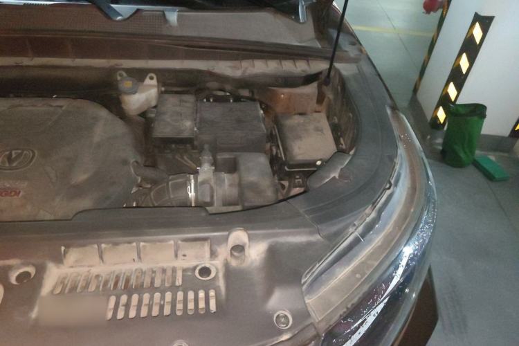 Used CHANGAN CS95 2019 2.0T Two-Wheel-Drive Prestige Version Engine Bay Left