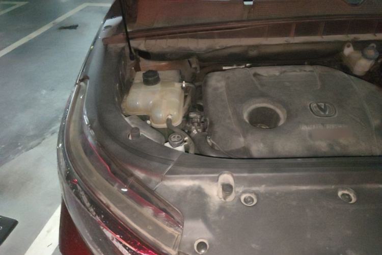 Used CHANGAN CS95 2019 2.0T Two-Wheel-Drive Prestige Version Engine Bay Right