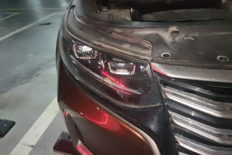Used CHANGAN CS95 2019 2.0T Two-Wheel-Drive Prestige Version Right Front Headlight
