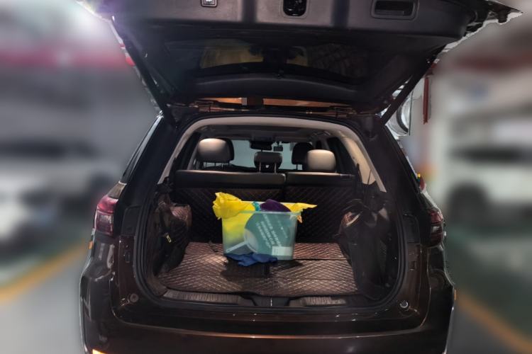 Used CHANGAN CS95 2019 2.0T Two-Wheel-Drive Prestige Version Trunk