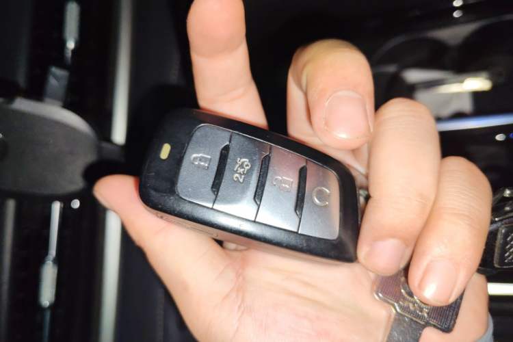 Used CHANGAN CS95 2019 2.0T Two-Wheel-Drive Luxury Version Vehicle Key