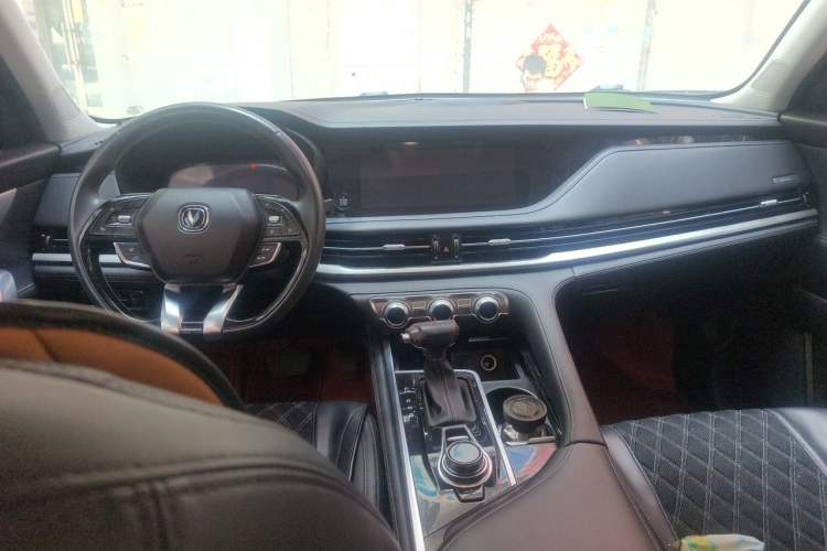 Used CHANGAN CS95 2019 2.0T Four-Wheel Drive Luxury Version Center Console