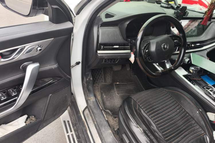 Used CHANGAN CS95 2019 2.0T Two-Wheel-Drive Luxury Version Driver Seat