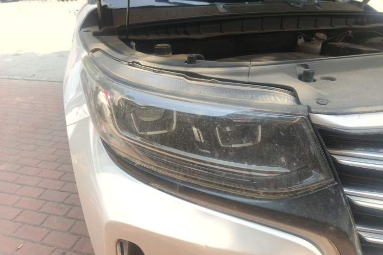 Used CHANGAN CS95 2019 2.0T Four-Wheel Drive Luxury Version Right Front Headlight