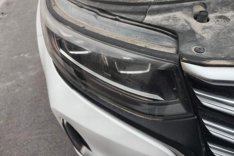 Used CHANGAN CS95 2019 2.0T Two-Wheel-Drive Luxury Version Right Front Headlight