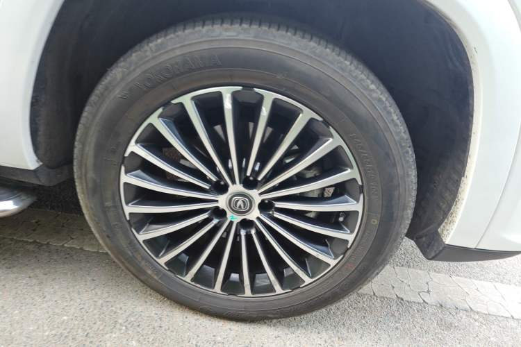 Used CHANGAN CS95 2019 2.0T Two-Wheel-Drive Luxury Version Right Front Wheel Hub