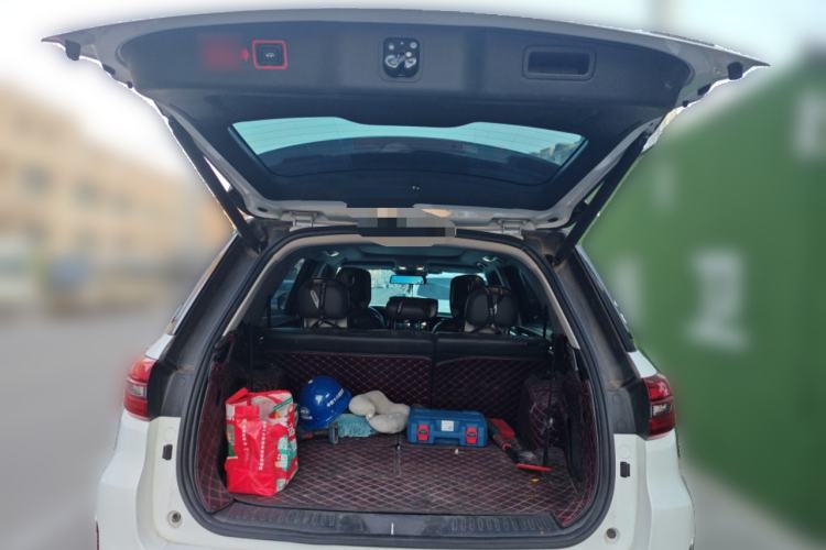 Used CHANGAN CS95 2019 2.0T Two-Wheel-Drive Luxury Version Trunk