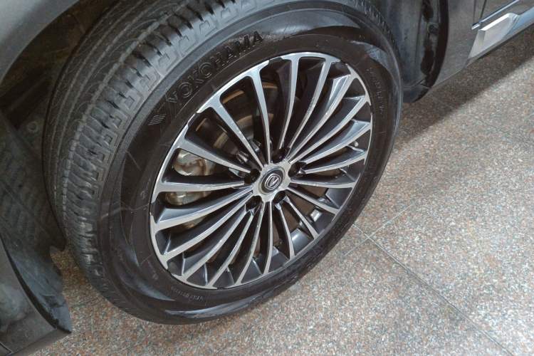 Used CHANGAN CS95 2019 2.0T Two-Wheel-Drive Luxury Version Exterior 4
