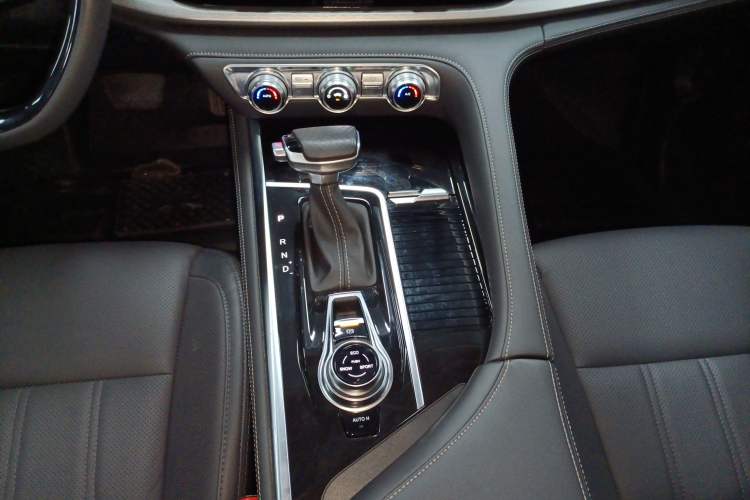 Used CHANGAN CS95 2019 2.0T Two-Wheel-Drive Luxury Version Gear Lever