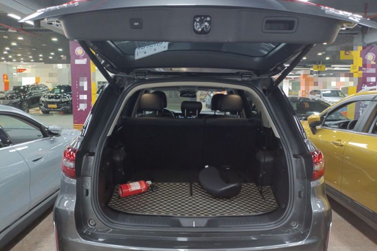 Used CHANGAN CS95 2019 2.0T Two-Wheel-Drive Luxury Version Trunk