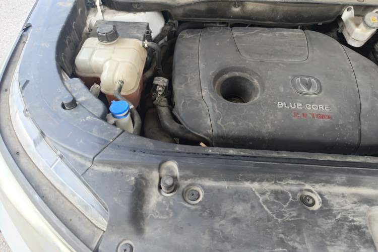 Used CHANGAN CS95 2019 2.0T Two-Wheel-Drive Luxury Version Engine Bay Right