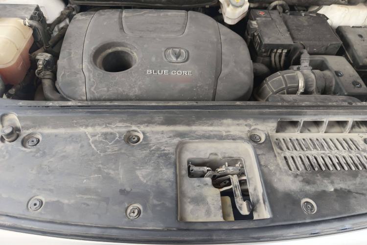 Used CHANGAN CS95 2019 2.0T Two-Wheel-Drive Luxury Version Engine Bay