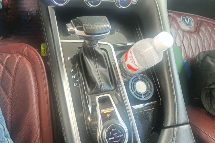 Used CHANGAN CS95 2019 2.0T Two-Wheel-Drive Luxury Version Gear Lever