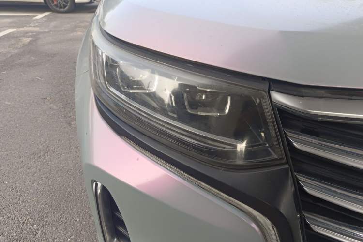 Used CHANGAN CS95 2019 2.0T Two-Wheel-Drive Luxury Version Right Front Headlight
