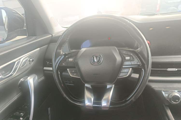 Used CHANGAN CS95 2019 2.0T Two-Wheel-Drive Luxury Version Steering Wheel