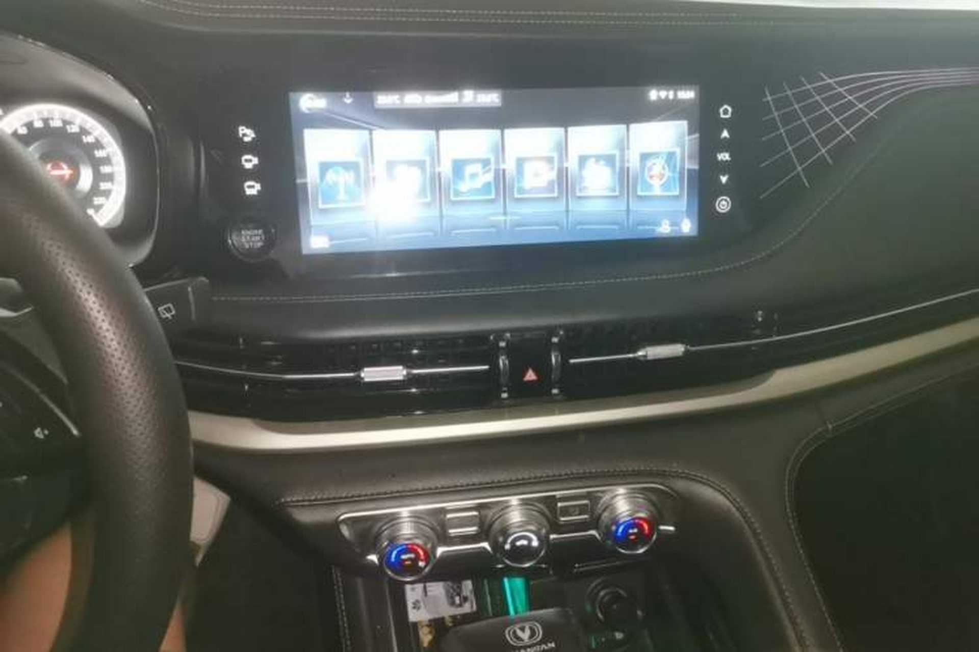 Used CHANGAN CS95 2019 2.0T Two-Wheel-Drive Luxury Version Audio And AC Panel