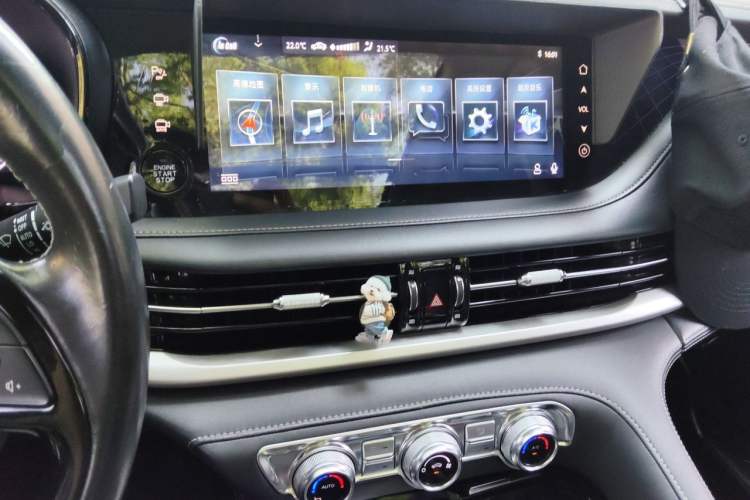 Used CHANGAN CS95 2019 2.0T Four-Wheel Drive Luxury Version Audio And AC Panel