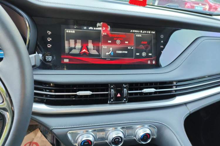 Used CHANGAN CS95 2019 2.0T Two-Wheel-Drive Luxury Version Audio And AC Panel