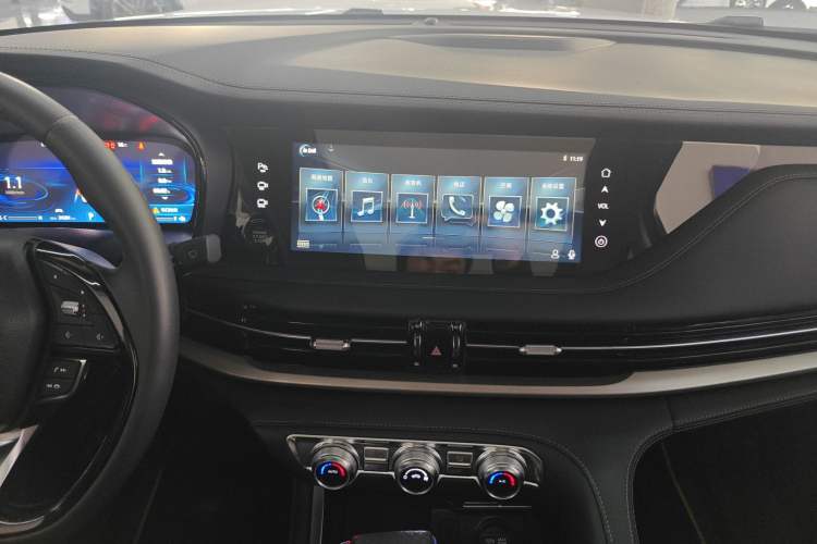 Used CHANGAN CS95 2019 2.0T Two-Wheel-Drive Luxury Version Audio And AC Panel