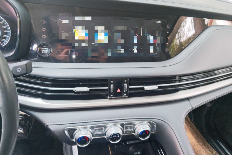 Used CHANGAN CS95 2019 2.0T Four-Wheel Drive Prestige Version Audio And AC Panel