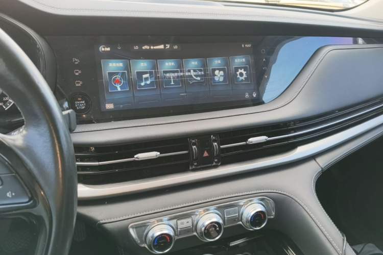 Used CHANGAN CS95 2019 2.0T Two-Wheel-Drive Luxury Version Audio And AC Panel