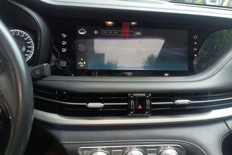 Used CHANGAN CS95 2019 2.0T Four-Wheel Drive Prestige Version Audio And AC Panel