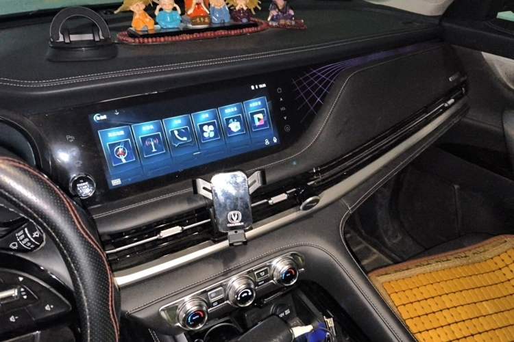 Used CHANGAN CS95 2019 2.0T Two-Wheel-Drive Luxury Version Audio And AC Panel