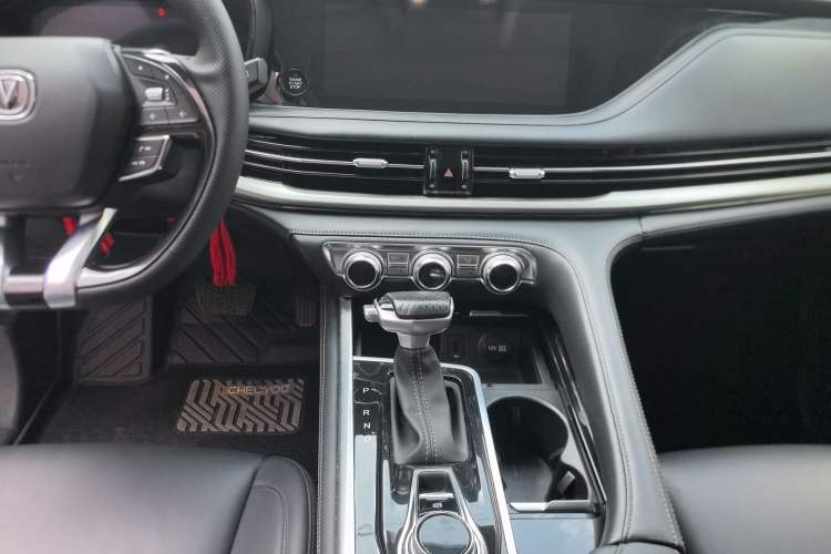 Used CHANGAN CS95 2019 2.0T Two-Wheel-Drive Luxury Version Audio And AC Panel