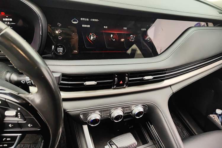 Used CHANGAN CS95 2019 2.0T Four-Wheel Drive Prestige Version Audio And AC Panel