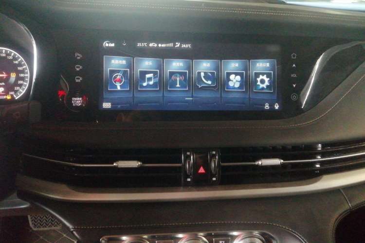 Used CHANGAN CS95 2019 2.0T Two-Wheel-Drive Luxury Version Audio And AC Panel
