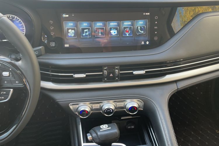Used CHANGAN CS95 2019 2.0T Two-Wheel-Drive Luxury Version Audio And AC Panel