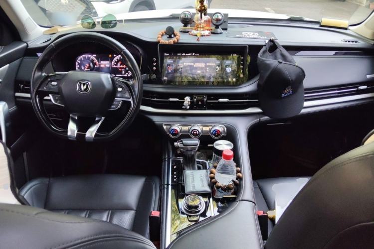 Used CHANGAN CS95 2019 2.0T Four-Wheel Drive Luxury Version Center Console
