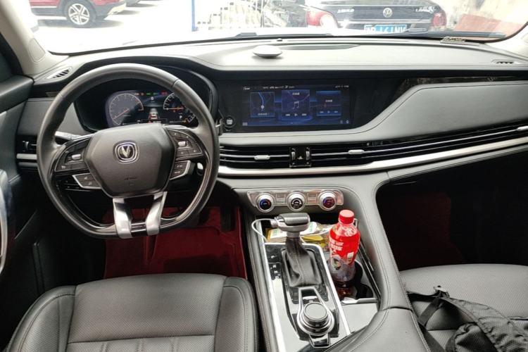 Used CHANGAN CS95 2019 2.0T Four-Wheel Drive Luxury Version Center Console