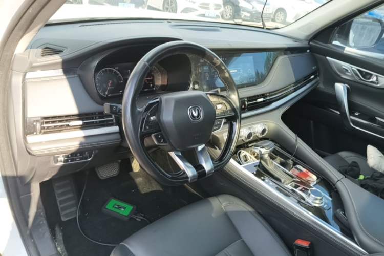 Used CHANGAN CS95 2019 2.0T Two-Wheel-Drive Luxury Version Center Console