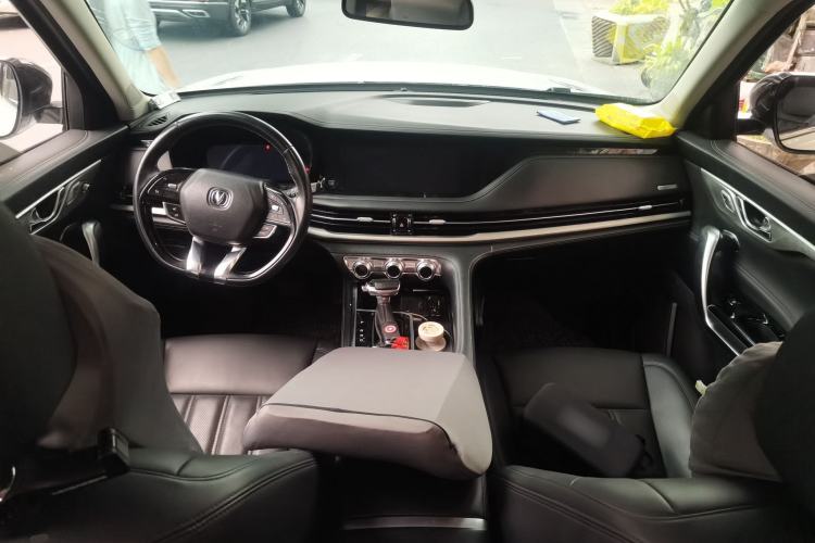Used CHANGAN CS95 2019 2.0T Four-Wheel Drive Luxury Version Center Console