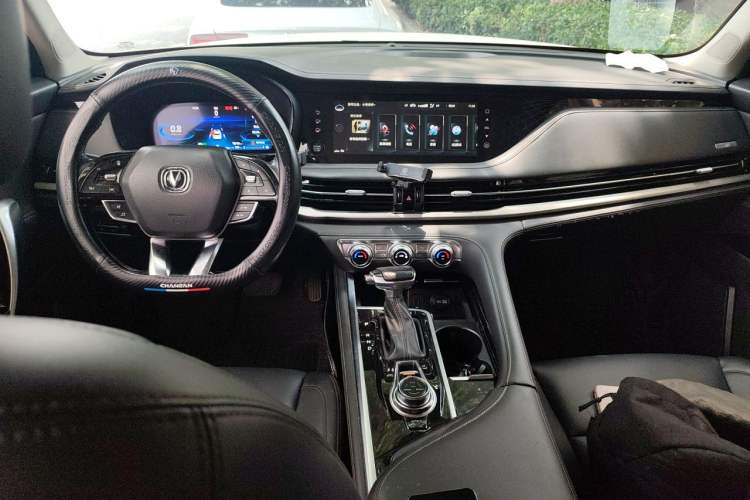 Used CHANGAN CS95 2019 2.0T Four-Wheel Drive Prestige Version Center Console