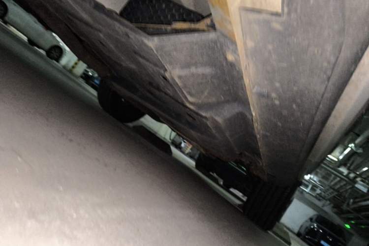 Used CHANGAN CS95 2019 2.0T Two-Wheel-Drive Luxury Version Chassis Front Left