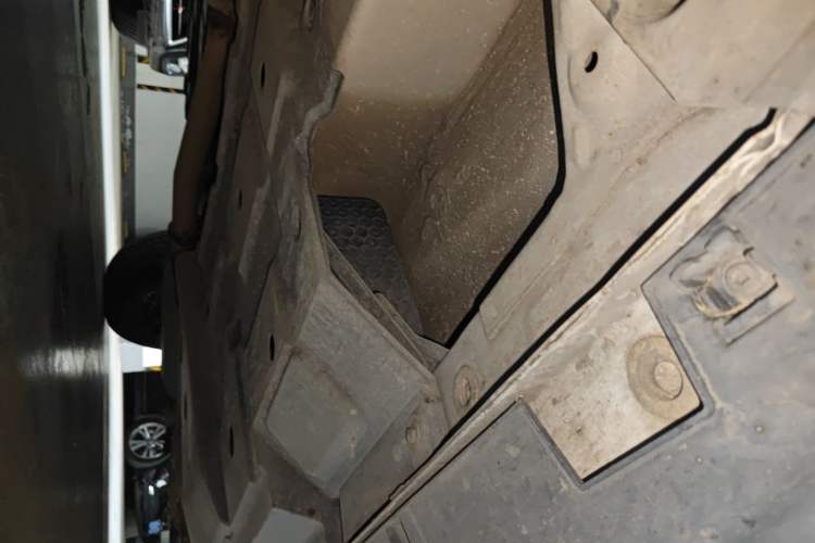 Used CHANGAN CS95 2019 2.0T Two-Wheel-Drive Luxury Version Chassis Front Left