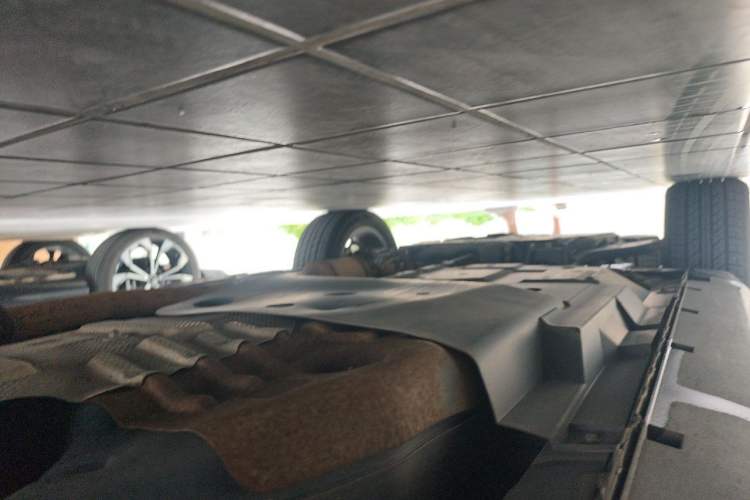 Used CHANGAN CS95 2019 2.0T Two-Wheel-Drive Luxury Version Chassis Rear Left