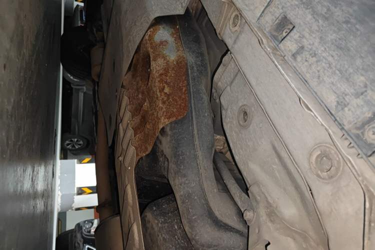 Used CHANGAN CS95 2019 2.0T Two-Wheel-Drive Luxury Version Chassis Rear Left