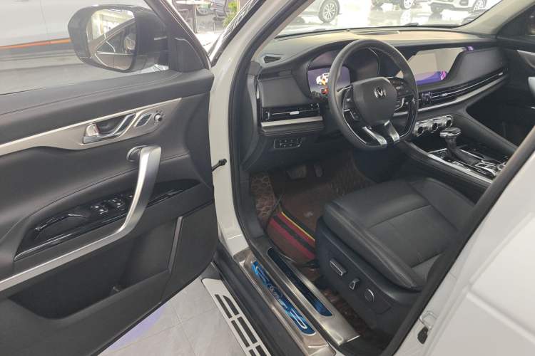 Used CHANGAN CS95 2019 2.0T Two-Wheel-Drive Luxury Version Driver Seat