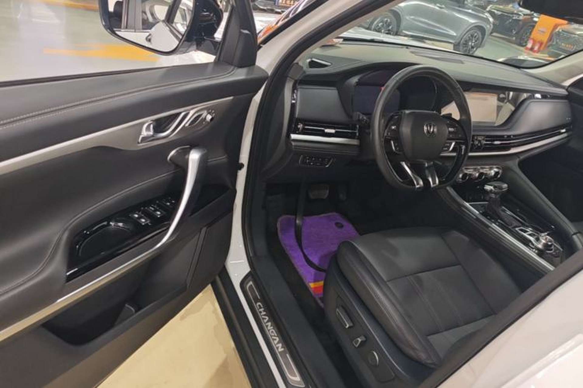Used CHANGAN CS95 2019 2.0T Four-Wheel Drive Luxury Version Driver Seat