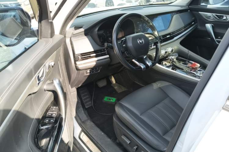 Used CHANGAN CS95 2019 2.0T Two-Wheel-Drive Luxury Version Driver Seat