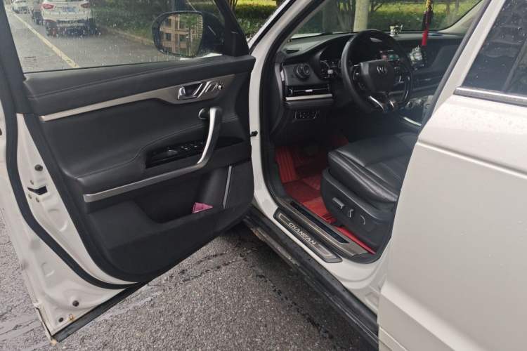 Used CHANGAN CS95 2019 2.0T Two-Wheel-Drive Luxury Version Driver Seat