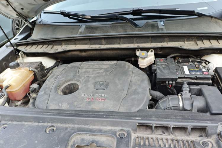 Used CHANGAN CS95 2019 2.0T Two-Wheel-Drive Luxury Version Engine Bay